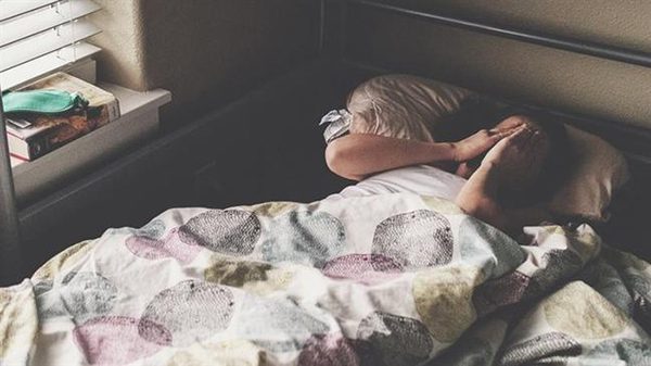 Phụ nữ ngủ nướng sẽ tăng nguy cơ bị bệnh trầm cảm