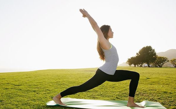 Yoga hoạt động như thế nào? Những rủi ro có thể gặp phải khi tập